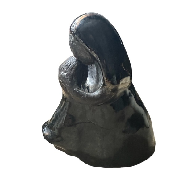 Artisan handcrafted woman with child ceramic statue. - Picture 3 of 8